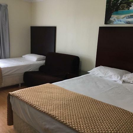 Centenary Motor Inn Brisbane Bagian luar foto